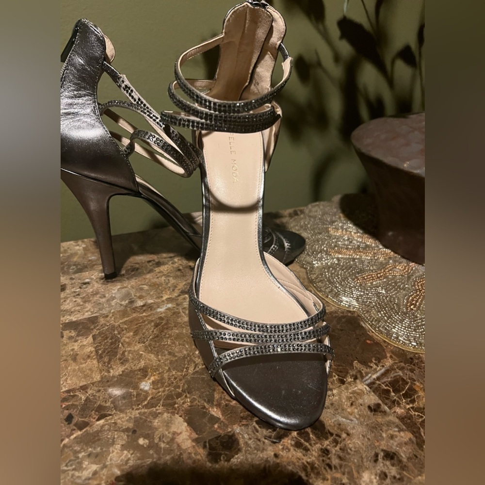 Pelle Moda Womens heels